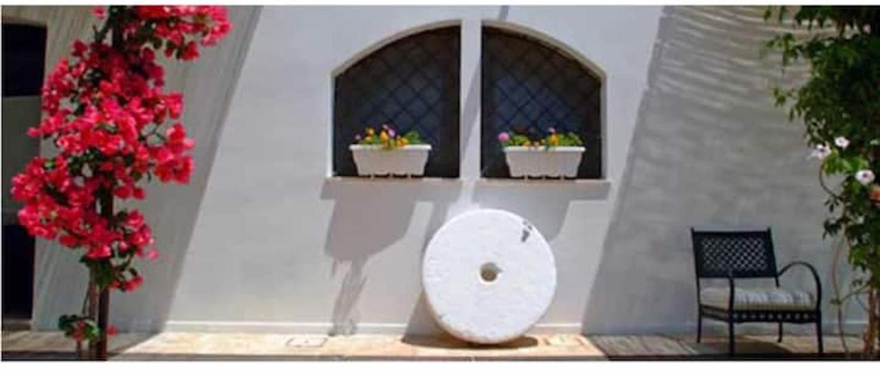 Room In Bb - Stunning Quadruple Room In Ancient Masseria Near The Sea In A Quiet Olive Trees Ostuni Bagian luar foto